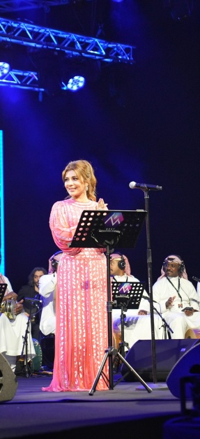  غزل وطرب والبومين ومشروعين مع 