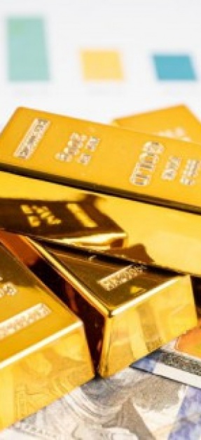 تراجع أسعار الذهب بعد تسجيله مستوى قياسيا