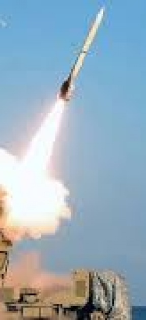 العراق: صاروخ إيراني يعبر المنطقة الخضراء ويصيب هدفا أمريكيا محصنا