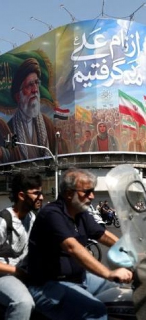 فايننشال تايمز: واشنطن تسعى لاتفاق شامل مع طهران يضم النووي ومضيق هرمز