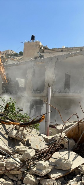 الاحتلال يهدم منزلين في بيت حنينا شمال القدس