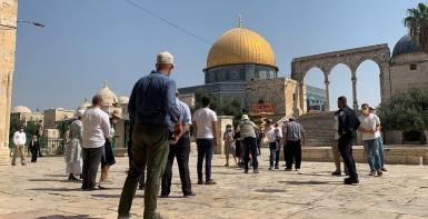 مستعمرون يقتحمون المسجد الأقصى