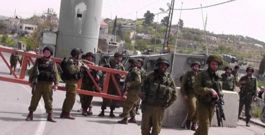 الاحتلال ينصب حاجزا عسكريا في ترمسعيا