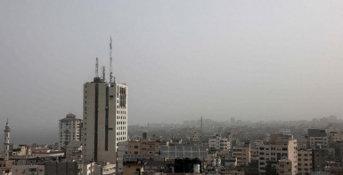 حالة الطقس: أجواء جافة ومغبرة ودرجات الحرارة أعلى من معدلها بقليل