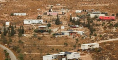 مستوطنون يشرعون ببناء بؤرة استعمارية في الأغوار الشمالية