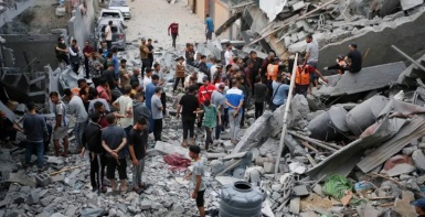 الاحتلال يواصل خروقاته في قطاع غزة ويكثف من عمليات نسف مبانٍ في خان يونس