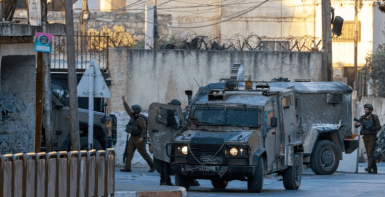 (محدث ثانٍ) 3 اصابات برصاص الاحتلال وحالات اختناق في حارة الياسمينة بمدينة نابلس