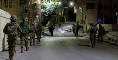 الاحتلال يلاحق عمالا شرق بيت لحم