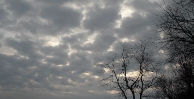 الطقس: أجواء باردة وغائمة جزئيا