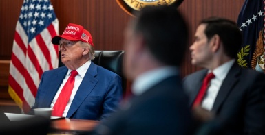 تقارير أمريكية: ترامب قد يأذن بضرب إيران غدا… وطهران تتوعد بتوسيع الحرب