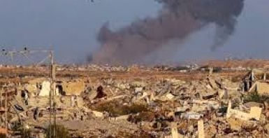 جيش الاحتلال ينسف منازل بخان يونس وقصف مدفعي وسط وشمال القطاع