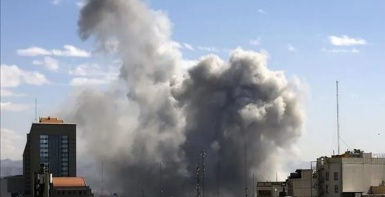 الحرب في يومها الـ25: هجمات متبادلة وغارات مكثفة في عمق طهران