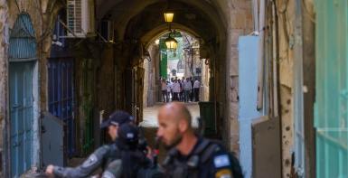 القدس: الاحتلال يجبر المحال التجارية في البلدة القديمة على الإغلاق
