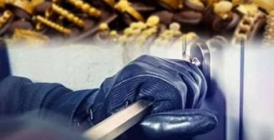 الشرطة تكشف ملابسات سرقة مصاغ ذهبي من منزل في رام الله