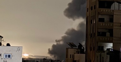 جيش الاحتلال يستهدف منازل مخلاة شرق غزة