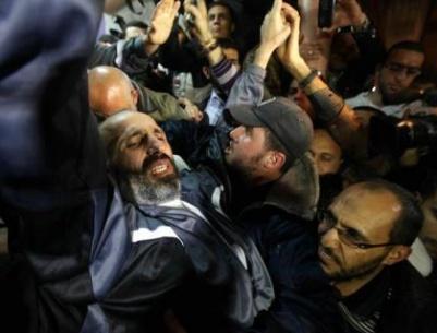 الاسير الشراونة يصل إلى قطاع غزة