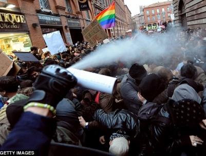 فرنسا: جرحى باحتجاجات ضد زواج المثليين