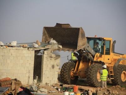 الاحتلال يهدم بركسا وحظيرة اغنام في بيت لحم