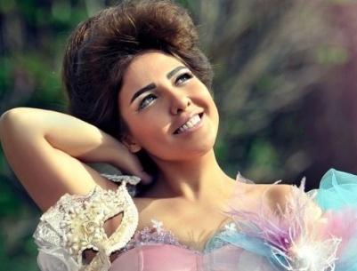 مي كساب تطرح ألبومها 