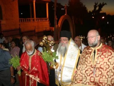 الطوائف الغربية تحتفل بعيد رفع الصليب المقدس