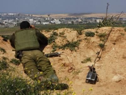 ألوية الناصر تتبنى قنص العامل على حدود غزة