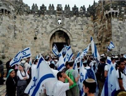 دعوات يهودية لمسيرة شبابية حول أبواب الأقصى في المساء