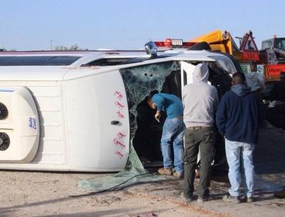 اصابة 26 مواطن في حادث سير وقع صباح اليوم على طريق الخليل بيت لحم ( صور )