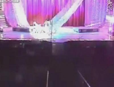 بالفيديو: 18+ مقتل لاعب سيرك بقفزة خاطئة أمام الجمهور