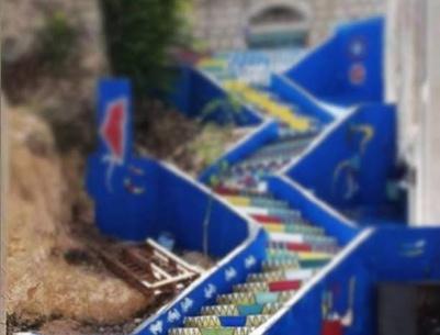 بالصور : بث روح الحياة العامة والحركة في إحدى أدراج مدينة بيت لحم