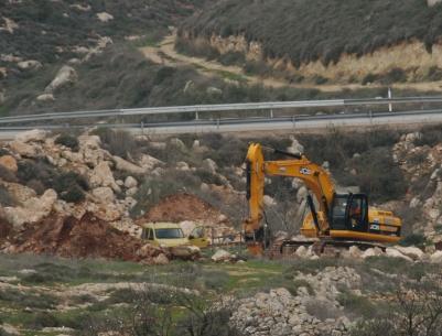 الاحتلال يجرف اراضي زراعية غرب بيت لحم