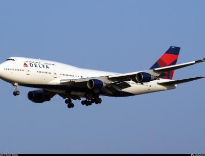 مشاجرة تغير مسار طائرة!