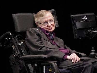 “ستيفن هوكينج” ينضم إلى فيس بوك ويحصد مليون إعجاب بأقل من 10 ساعات