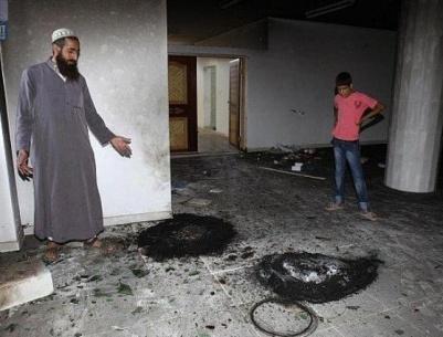 فيديو: مستوطنون يحرقون مسجدا شمال شرق رام الله