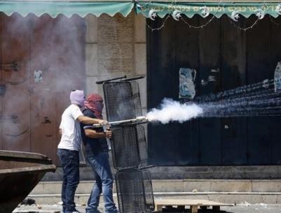 هآرتس: المفرقعات السلاح الشعبي والتهديد الجديد في القدس