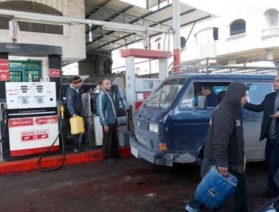 بدء انفراج أزمة الوقود بغزة