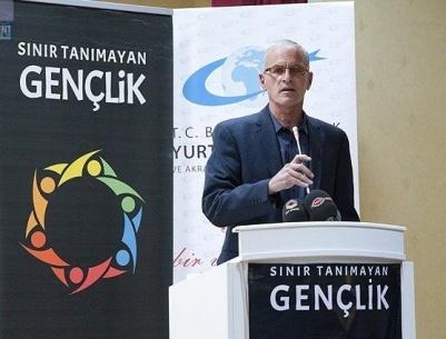 أكاديمي أمريكي: السيسي أغلق معبر رفح بمجرد استلامه السلطة