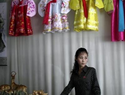 في كوريا الشمالية.. الكلمة من الرجل والمال من المرأة