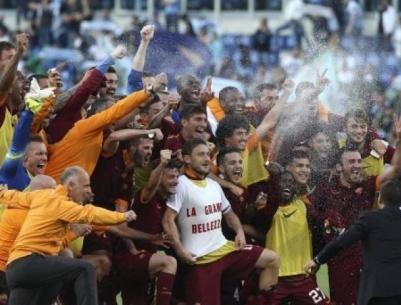 أرملة عرفات تعتزم طلب المزيد من التحقيقات بوفاته