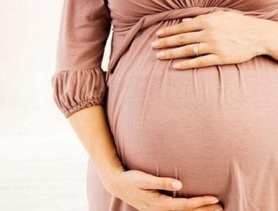 سيدة مصرية حامل بـ 27 جنينا