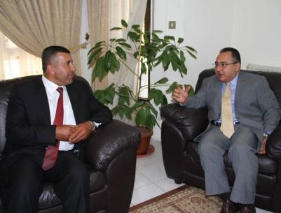 وفد من محافظة الخليل يلتقي السفير المصري