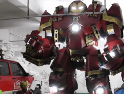 صيني يصنع نسخة عملاقة لشخصية 