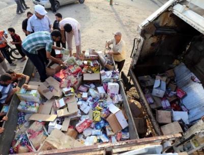 إتلاف 12 طن أغذية فاسدة بخانيونس