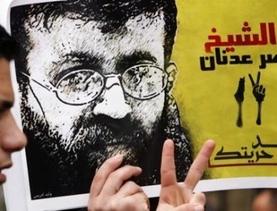 قراقع يحذر من إجبار الأسير عدنان على تناول الطعام