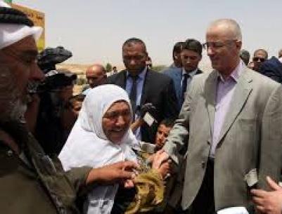 الحمد الله يتفقد قرية 