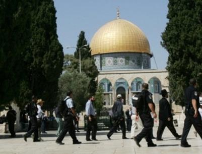 مستوطنون يقتحمون الأقصى بحراسة مشددة