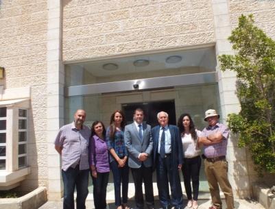 وفد من مؤسسة تطوير بيت لحم 2000 الفلسطينية في التشيلي يزور مركز بيت ساحور الطبي