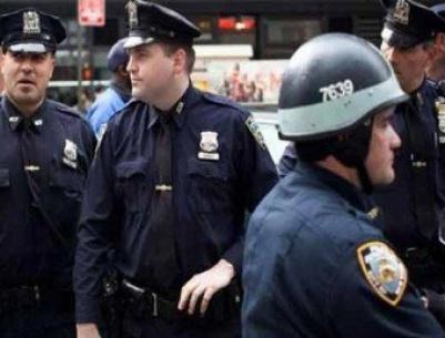 الشرطة: مسلحان يقتلان ثلاثة ويصيبان امرأة قرب جامعة بالتيمور الأمريكية