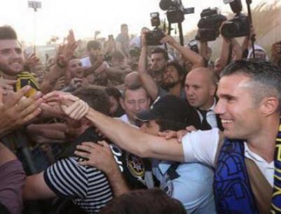 فان بيرسي: فان غال لم يكن عادلا معي