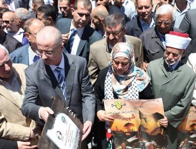 الحمد الله يفتتح ميدان الشهيد محمد أبو خضير في البيرة