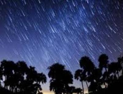 سماء فلسطين تشهد سقوط زخات من الشهب مساء اليوم